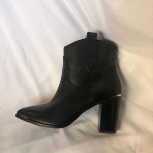 Steve Madden Leather boots
